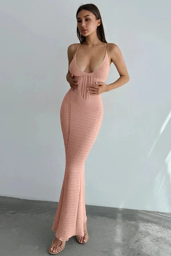 Robe longue rose ajourée avec fines bretelles pour soirée