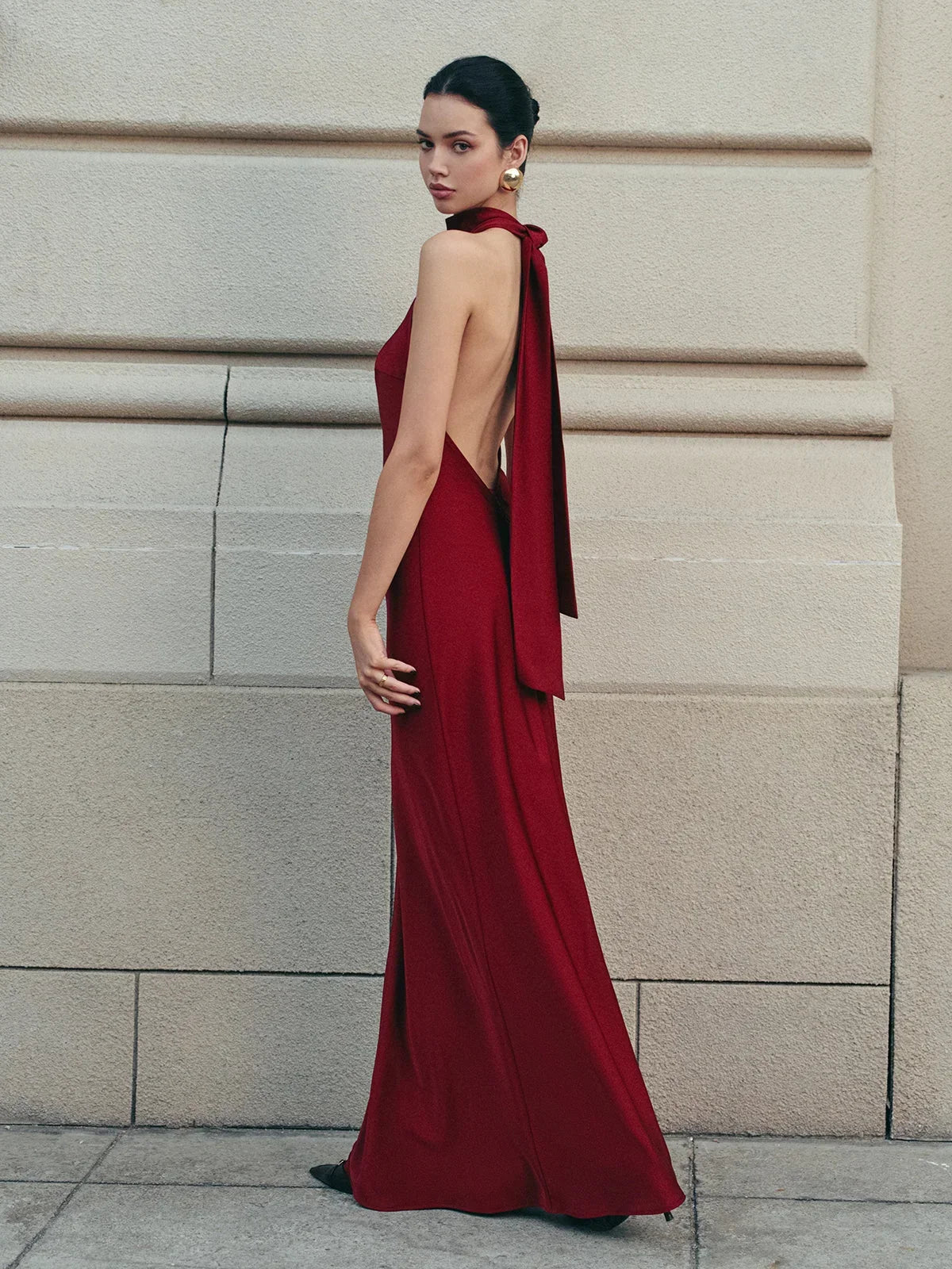 Robe longue femme rouge dos nu avec nœud traînant