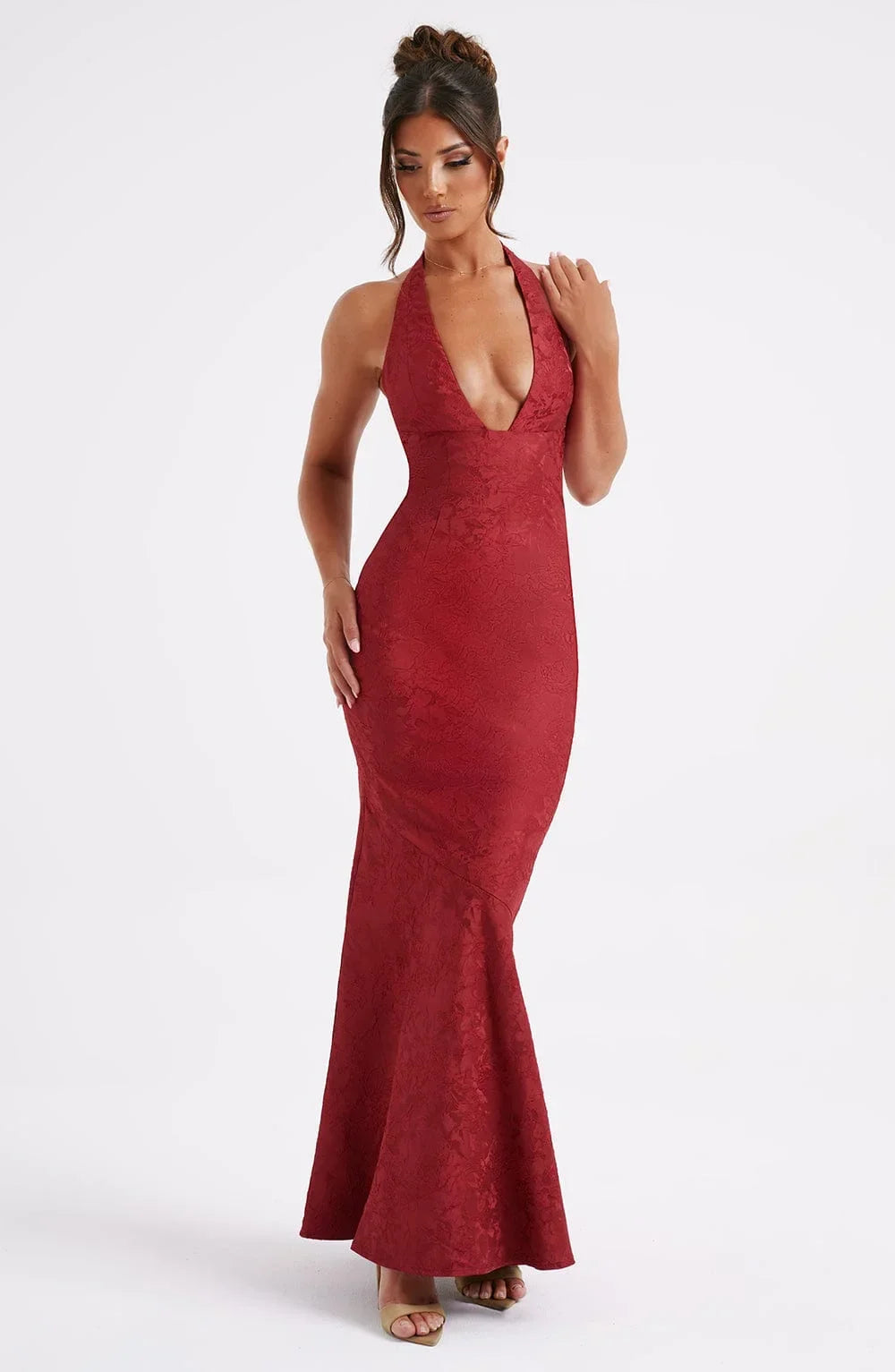 Robe Longue Rouge Texturée Col Licou Décolleté Plongeant | ROBEMODE