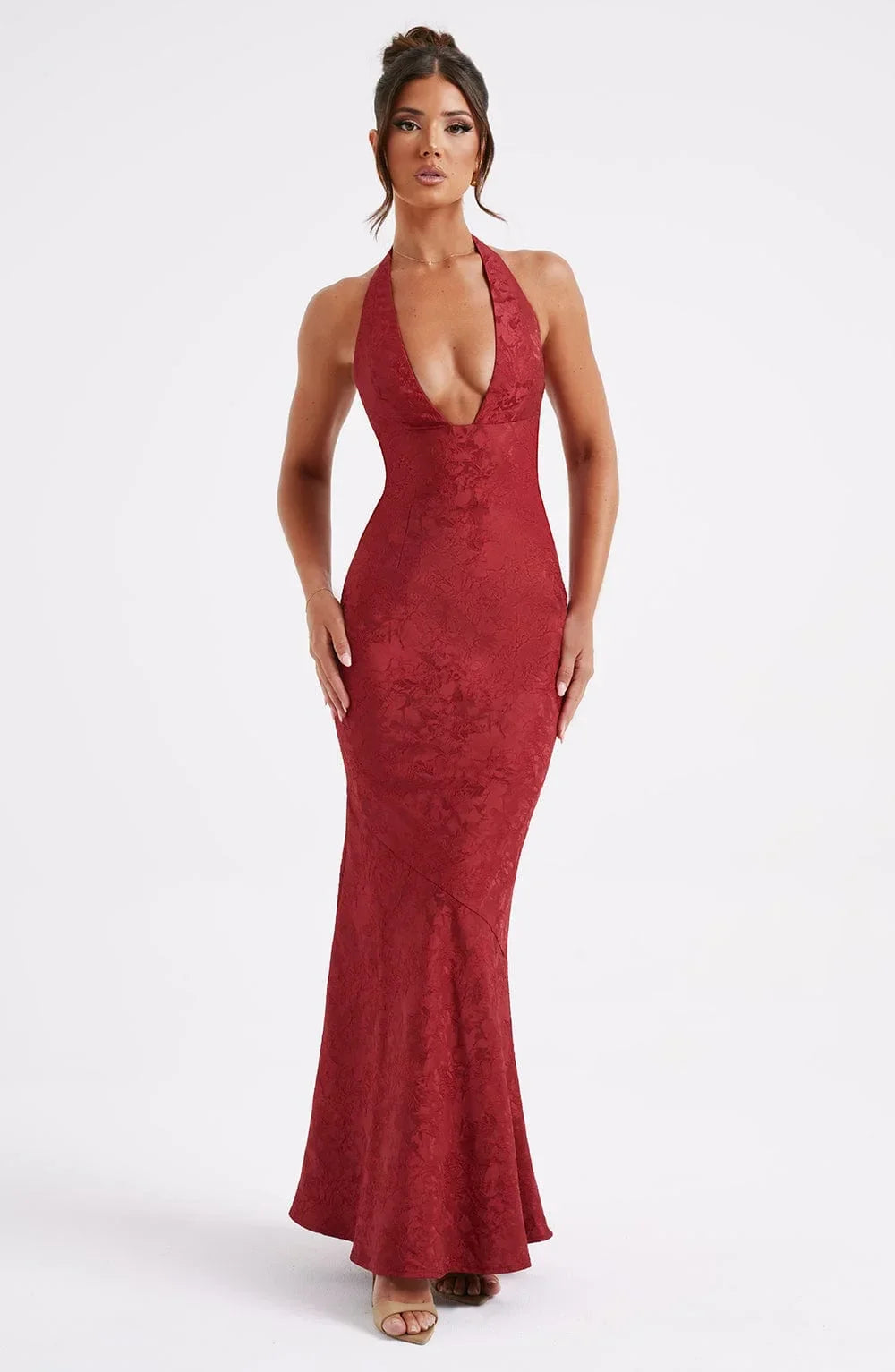 Robe Longue Rouge Texturée Col Licou Décolleté Plongeant | ROBEMODE