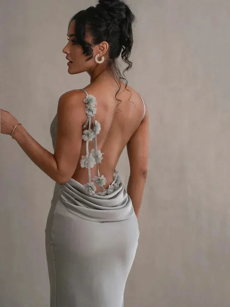 Robe longue dos nu fleurs grise avec bretelles fines | Coupe féminine + Style élégant + Facile à accessoiriser – ROBEMODE