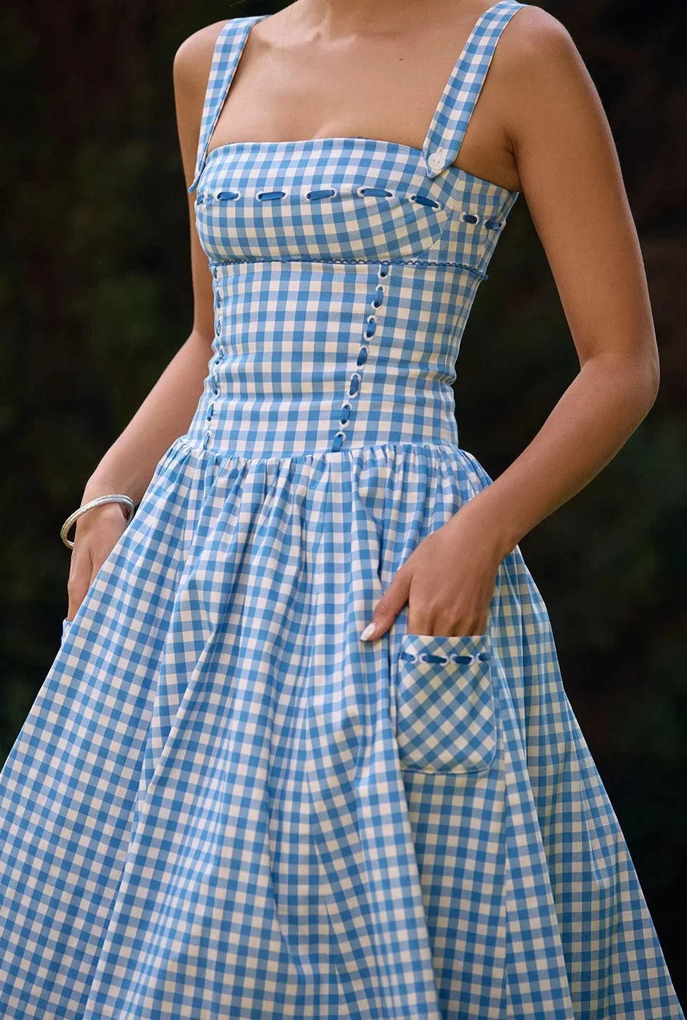 Robe Midi Carreaux Bleus Épaules Dénudées Été | ROBEMODE