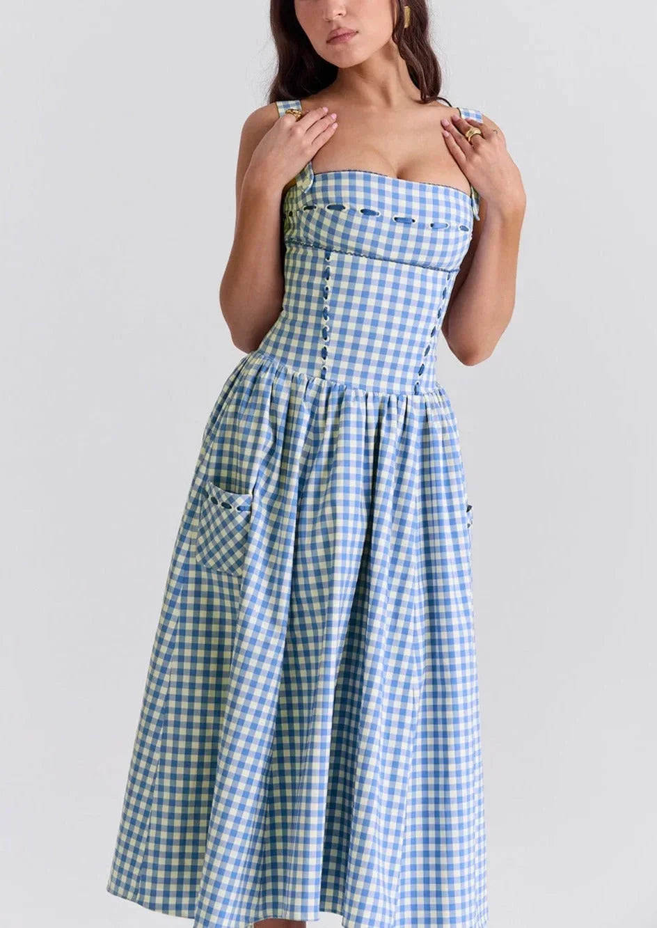 Robe Midi Carreaux Bleus Épaules Dénudées Été | ROBEMODE