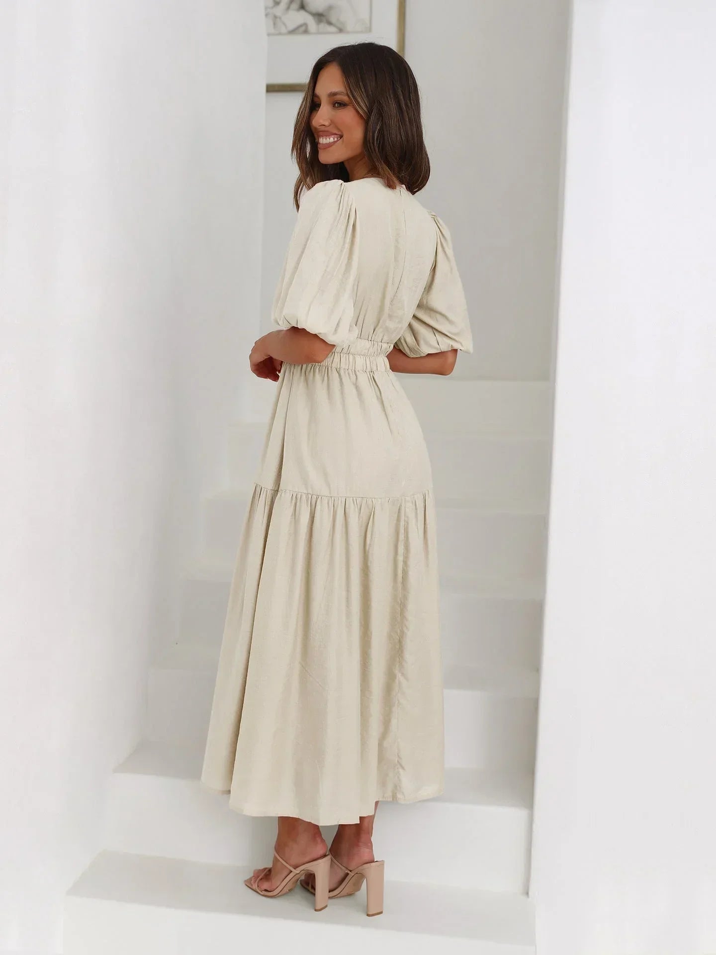 Robe midi femme avec col V et manches courtes