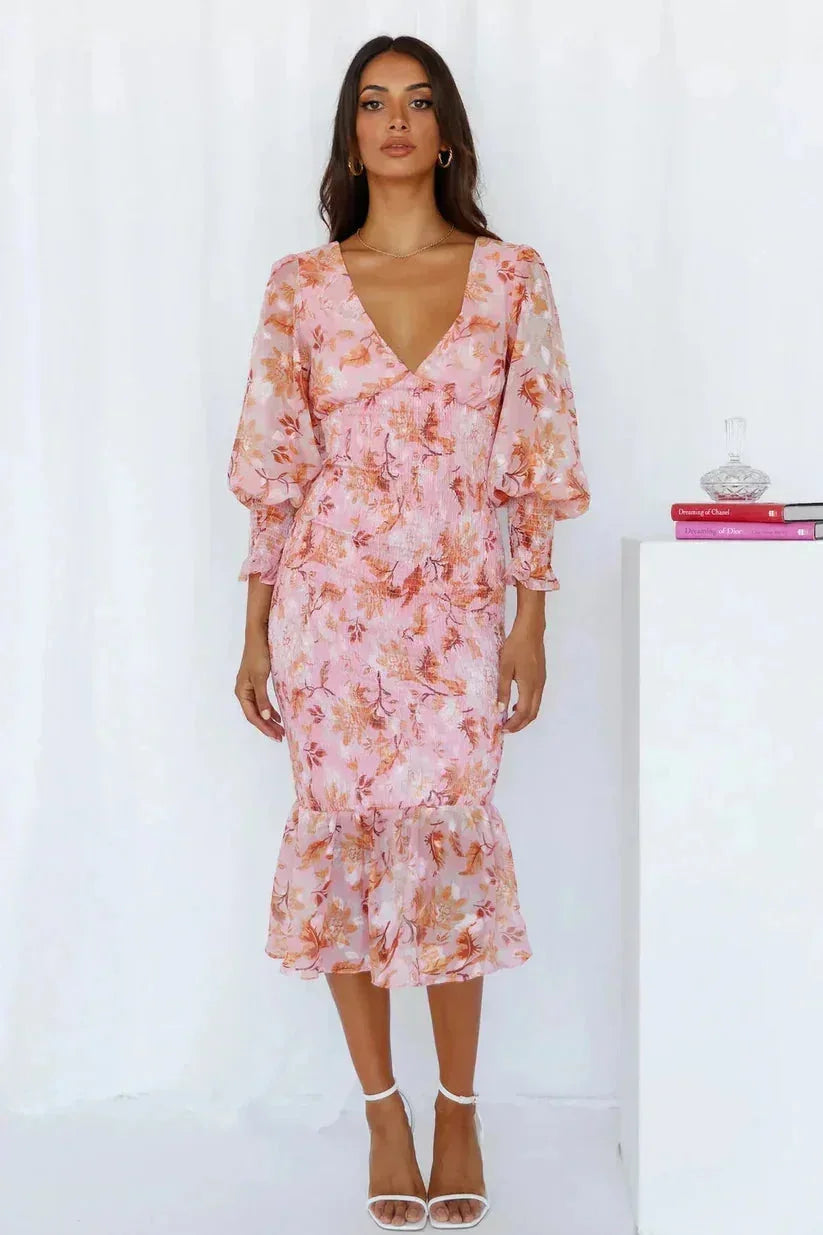 Robe midi fleurie manches longues col V évasée | ROBEMODE