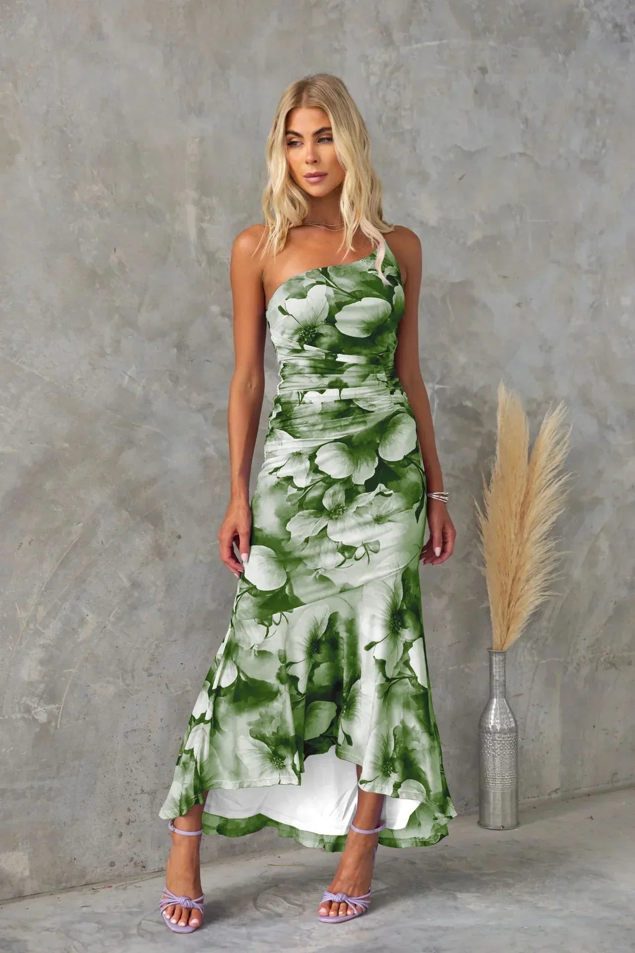 Robe midi florale dos asymétrique sans bretelles | ROBEMODE