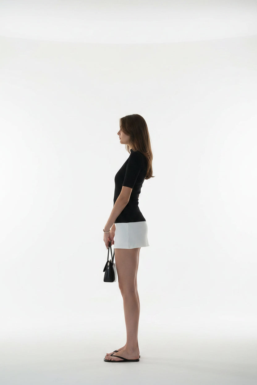 Robe Courte Bicolore Col Roulé Manches Courtes Femme | Moulante Chic Moderne | ROBEMODE