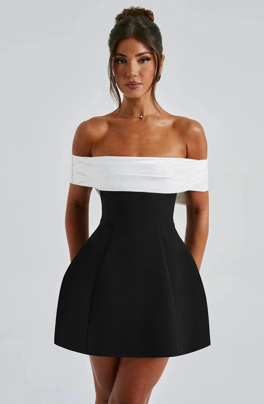 Robe Courte Bicolore Femme Épaules Dénudées Nœud Soirée | ROBEMODE