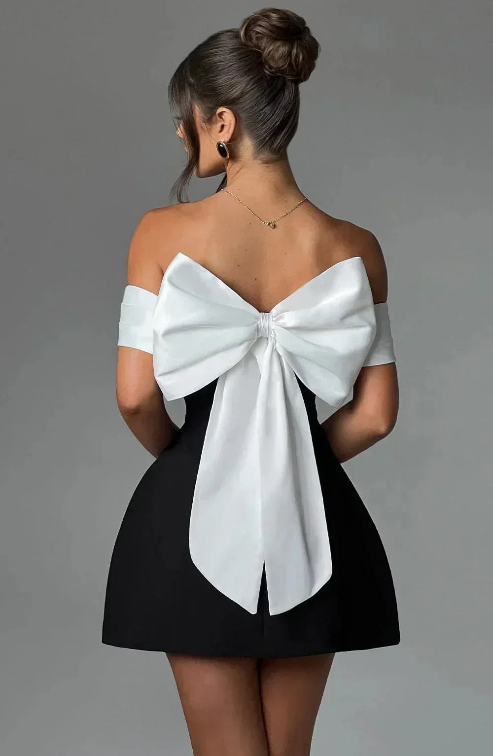 Robe Courte Bicolore Femme Épaules Dénudées Nœud Soirée | ROBEMODE