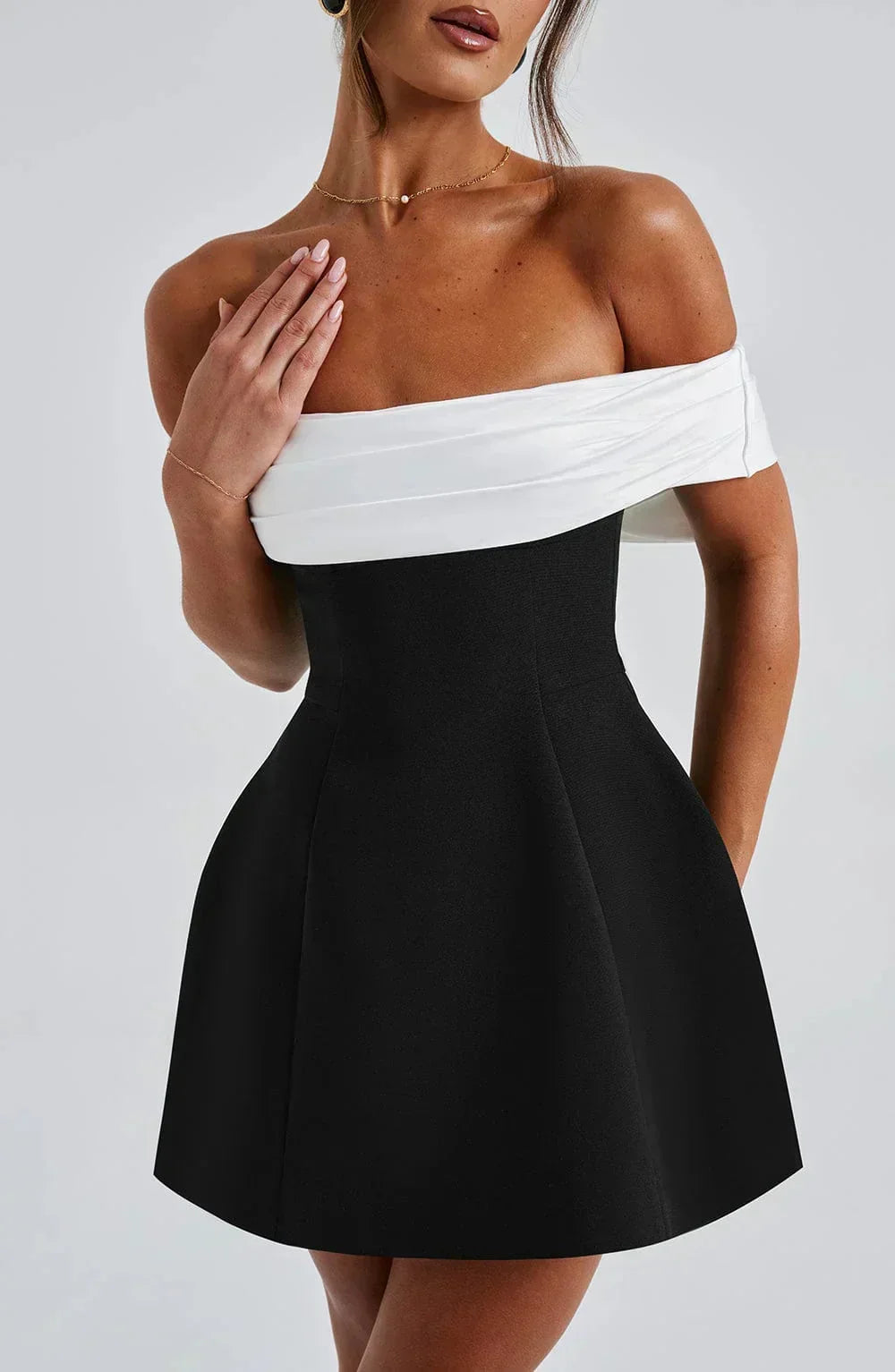 Robe Courte Bicolore Femme Épaules Dénudées Nœud Soirée | ROBEMODE