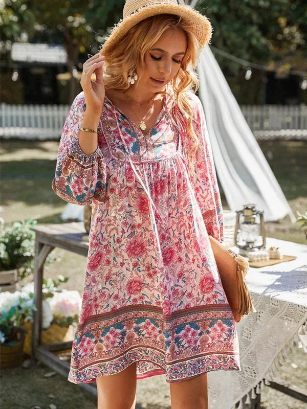 Robe courte bohème femme imprimé floral col V manches 3/4 | ROBEMODE