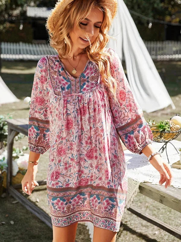 Robe courte bohème femme imprimé floral col V manches 3/4 | ROBEMODE