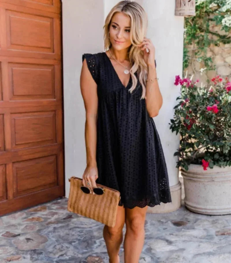 Robe courte femme en dentelle col V pour l'été | ROBEMODE