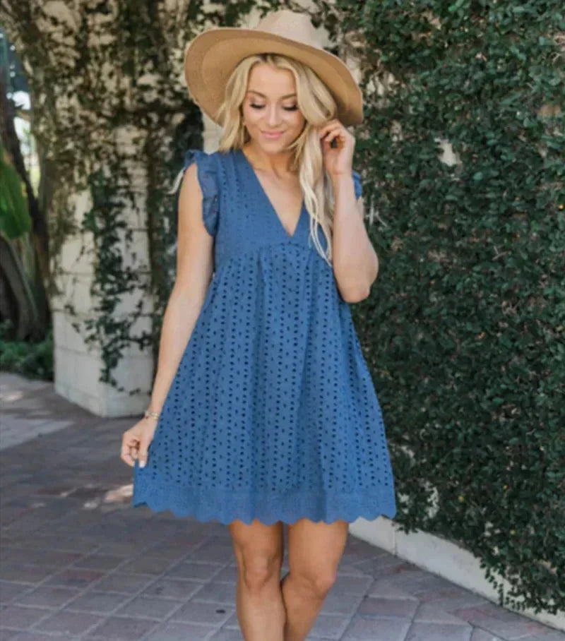 Robe courte femme en dentelle col V pour l'été | ROBEMODE