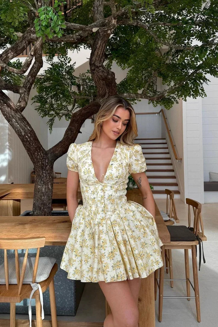 Robe Courte Fleurie Jaune Dos Noué Été Jardin | ROBEMODE