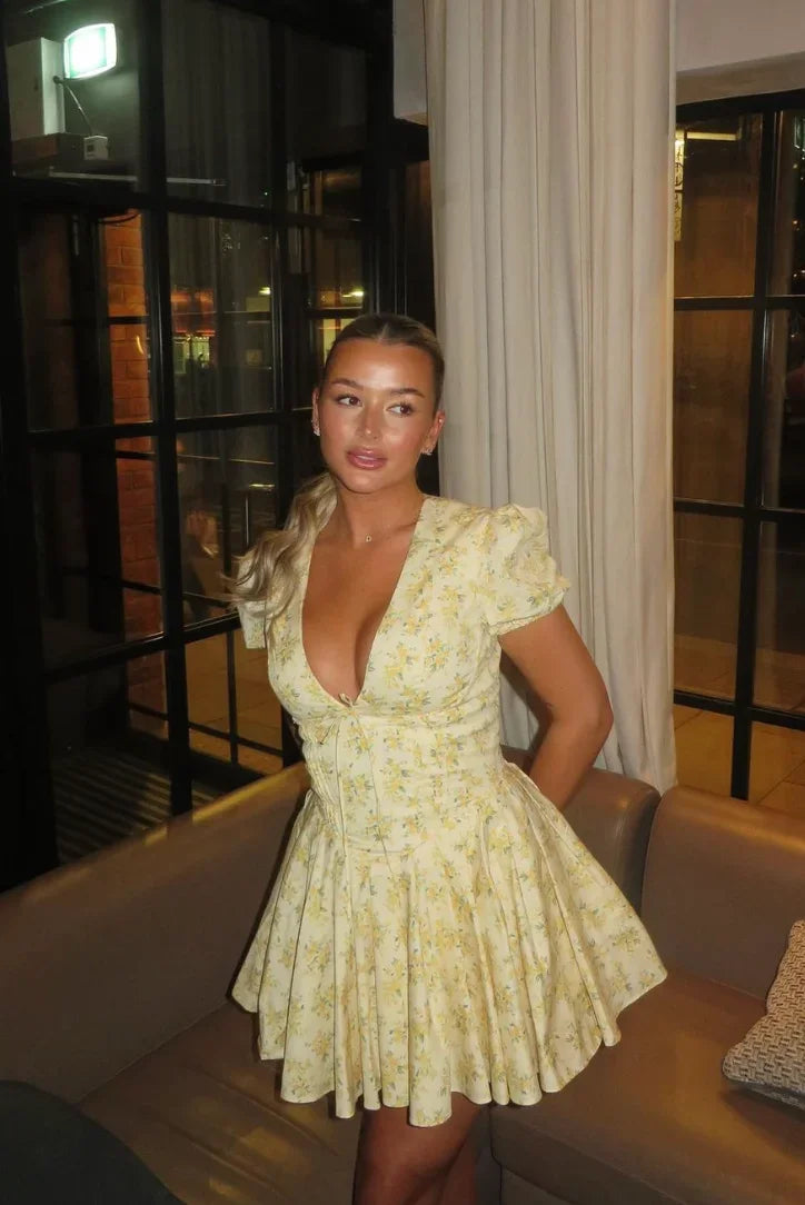 Robe Courte Fleurie Jaune Dos Noué Été Jardin | ROBEMODE