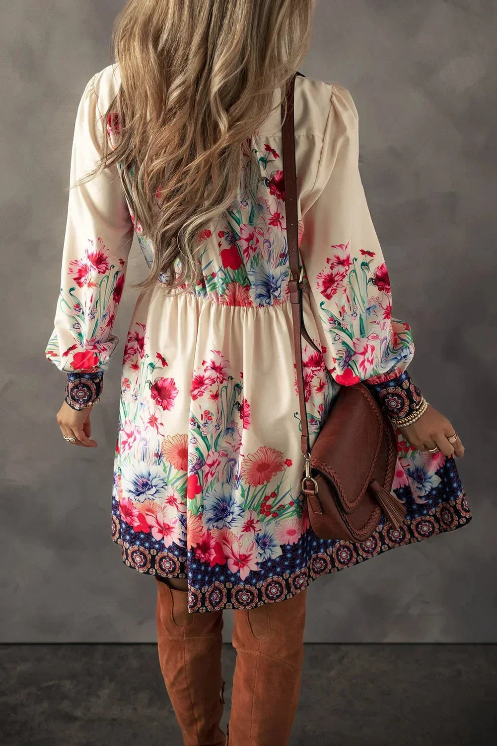 Robe courte femme multicolore imprimé floral manches longues | Coupe féminine + Style élégant + Facile à accessoiriser – ROBEMODE