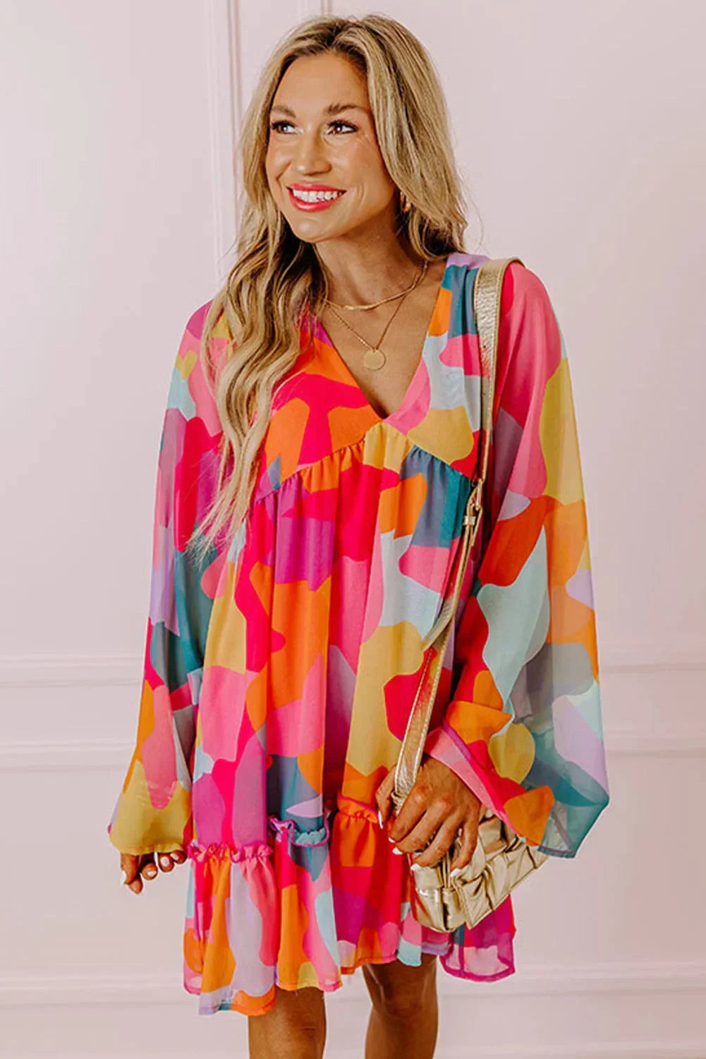 Robe courte femme colorée à manches longues décolleté V | Coupe féminine + Style élégant + Facile à accessoiriser – ROBEMODE