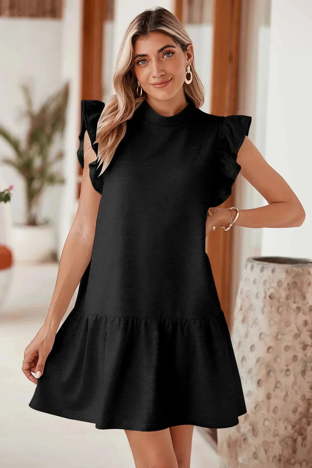 Robe courte noire à volants manches courtes femme | ROBEMODE