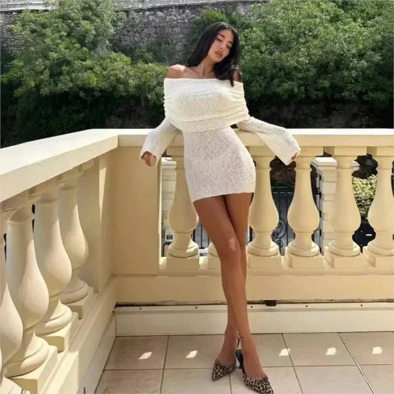 Robe courte femme épaules dénudées avec paillettes et manches longues | Coupe féminine + Style élégant + Facile à accessoiriser – ROBEMODE