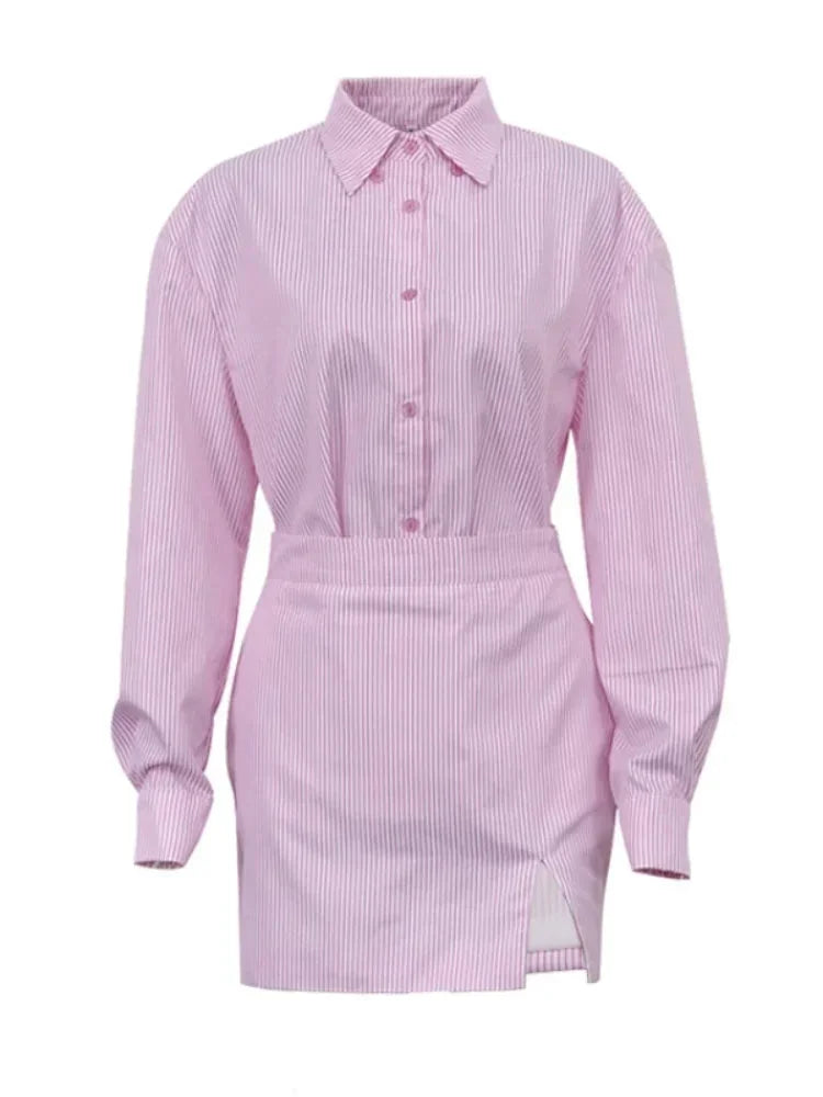 Robe courte femme rayée rose avec manches longues et fente