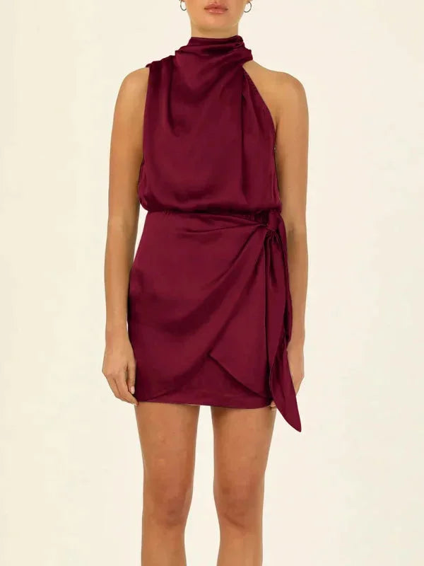 Robe courte femme satinée col bénitier avec ceinture | ROBEMODE