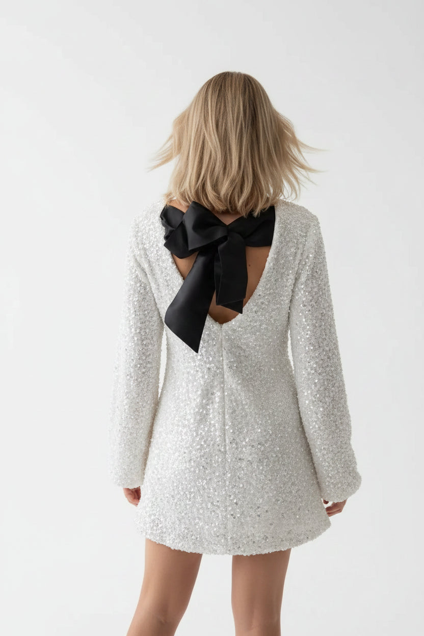 Robe courte femme blanche scintillante manches longues soirée | Coupe féminine + Style élégant + Facile à accessoiriser – ROBEMODE