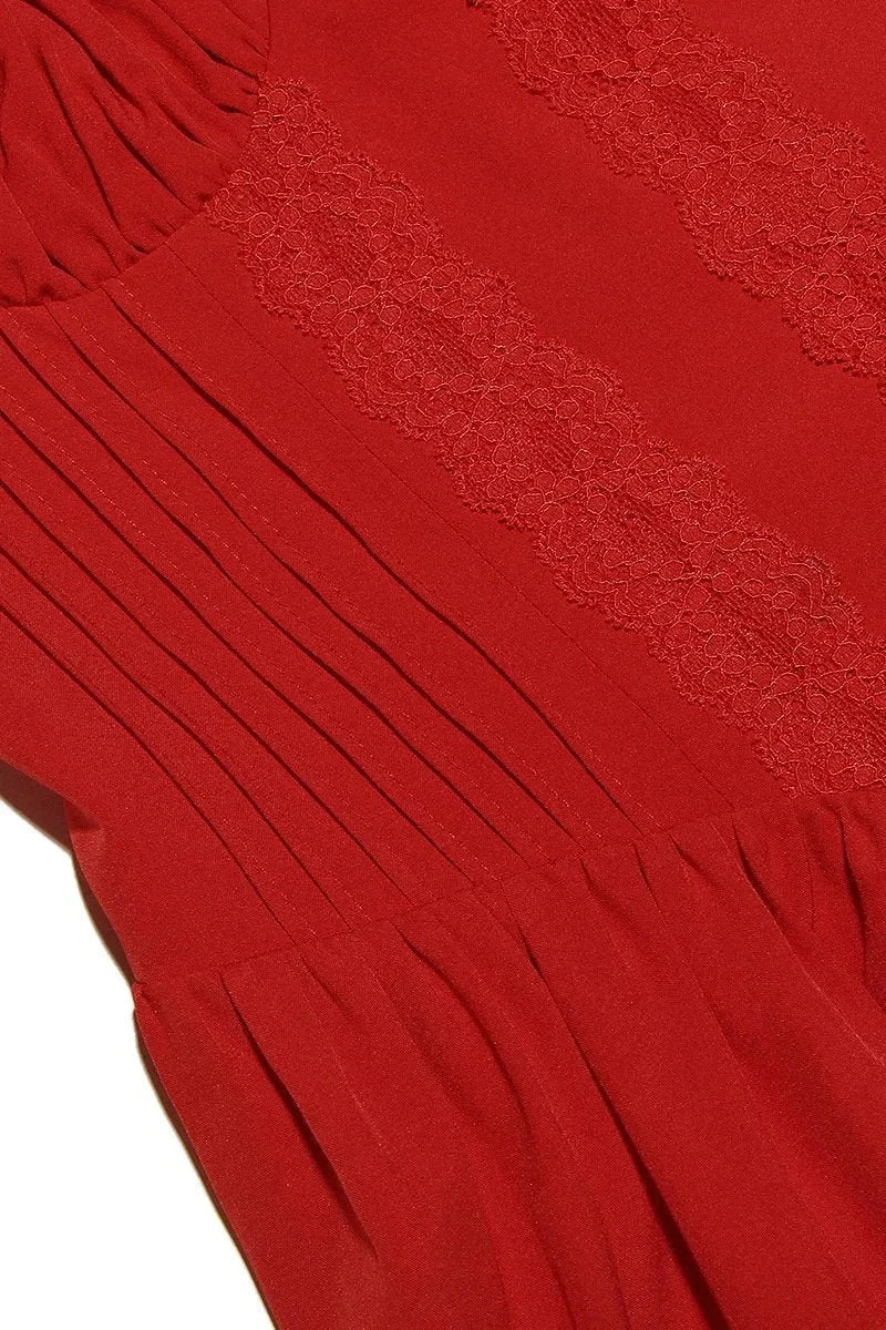 Robe courte évasée avec bretelles et décolleté froncé | ROBEMODE