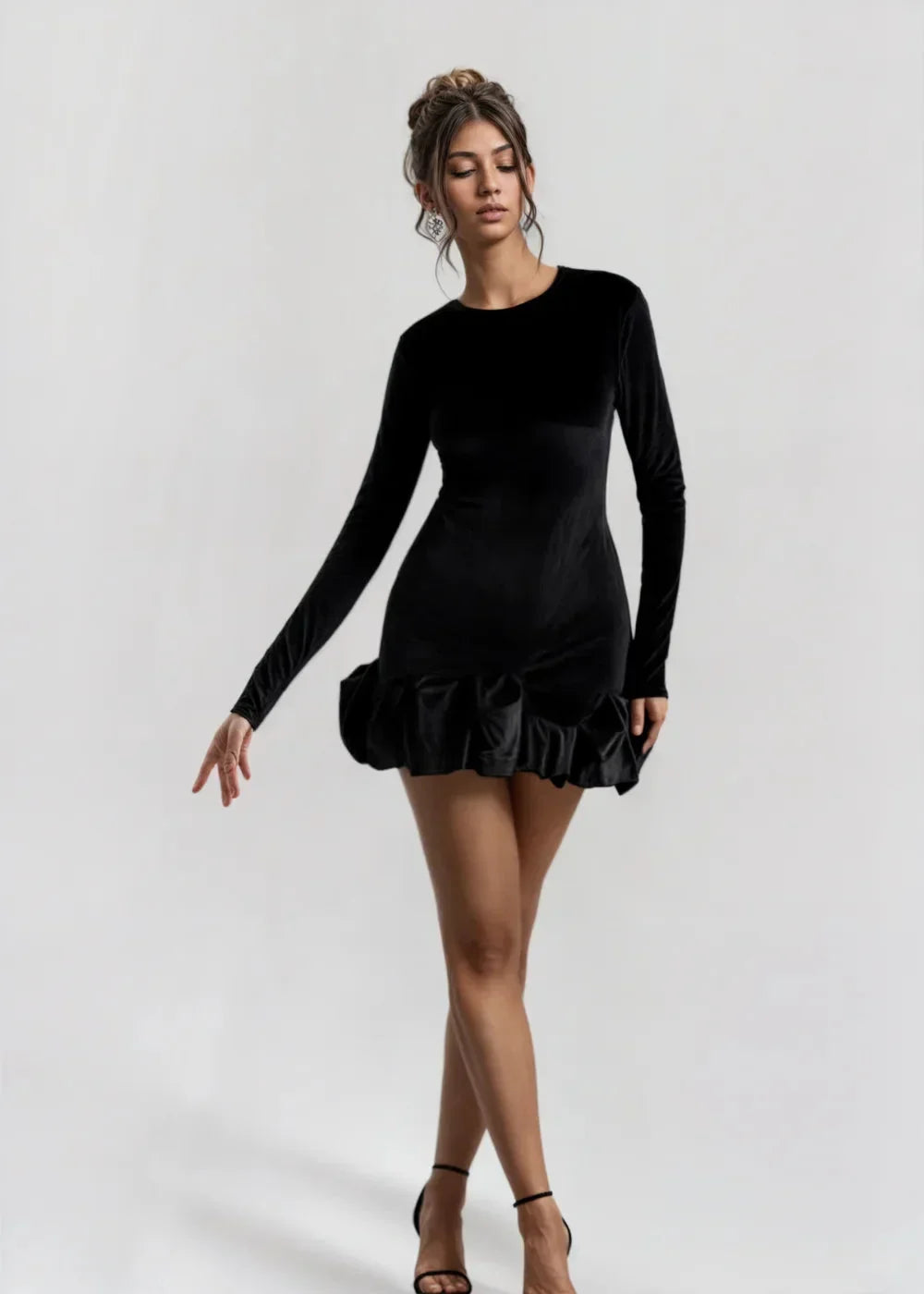 Robe Courte Velours Ourlet Volant Manches Longues Soirée | ROBEMODE