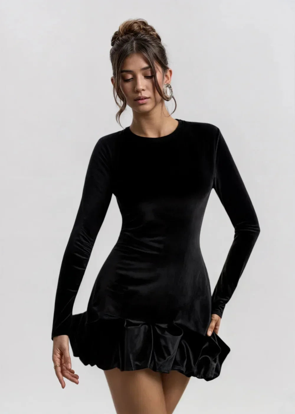 Robe Courte Velours Ourlet Volant Manches Longues Soirée | ROBEMODE