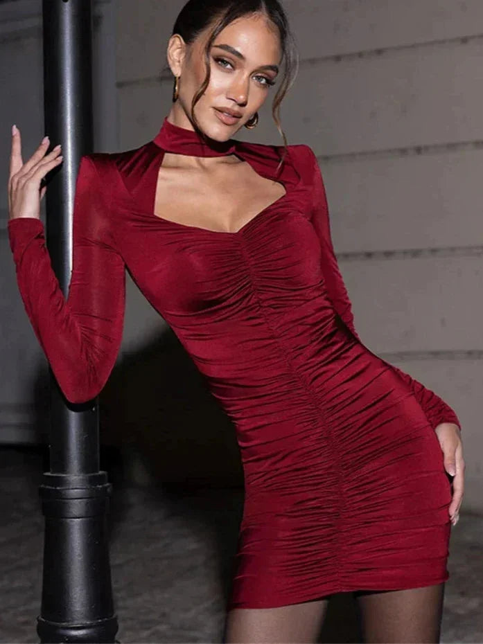 Robe Courte Femme Rouge Velours Col Découpé Soirée | ROBEMODE