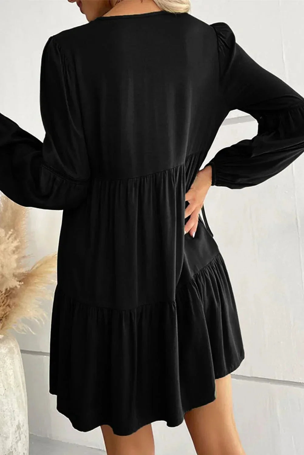 Robe Courte Volantée Boutons Manches Longues 3 Coloris | ROBEMODE
