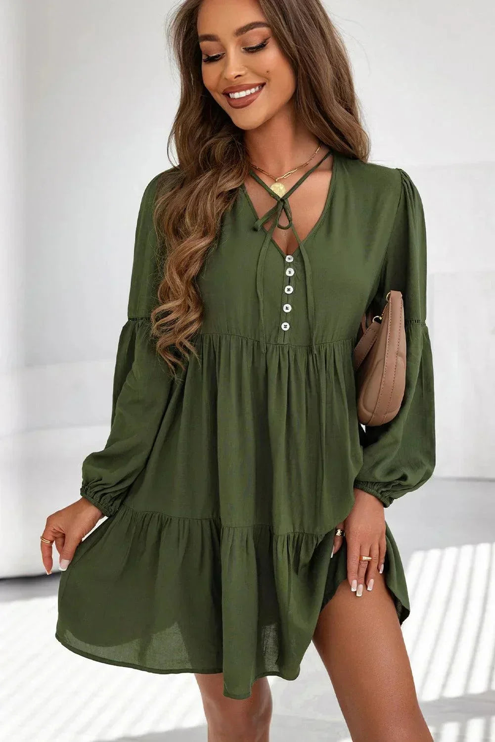 Robe Courte Volantée Boutons Manches Longues 3 Coloris | ROBEMODE