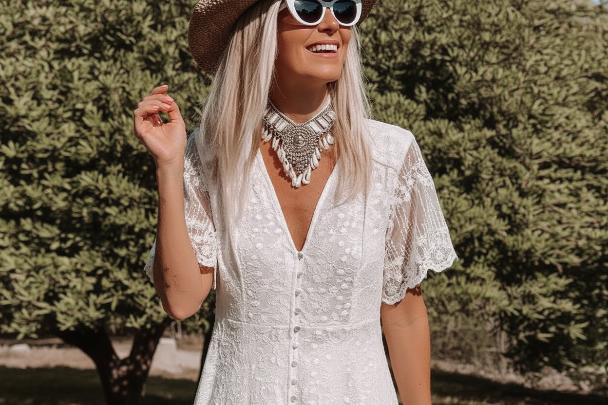 Robe Été Blanche Dentelle Coupe Haute-Basse Col V 1 Coloris | ROBEMODE