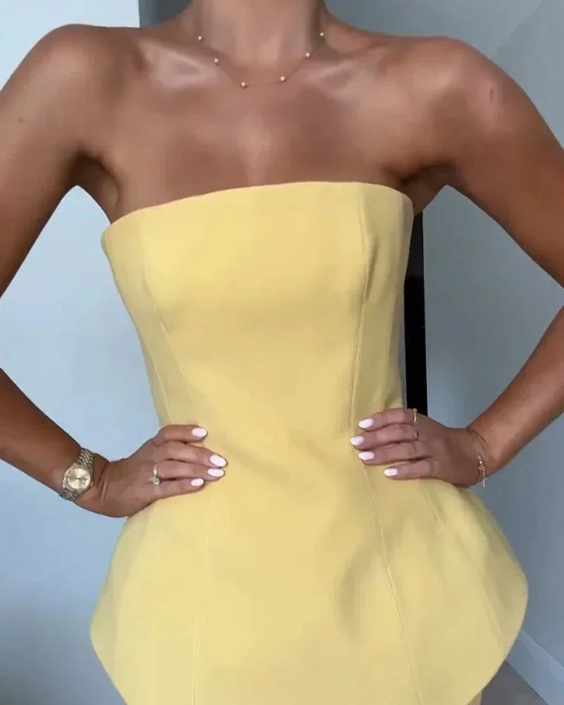 Ensemble bustier jaune avec jupe côtelée mi-longue